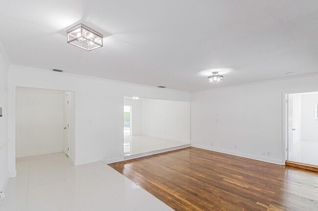 Foto del edificio - 2810 NE 60th St