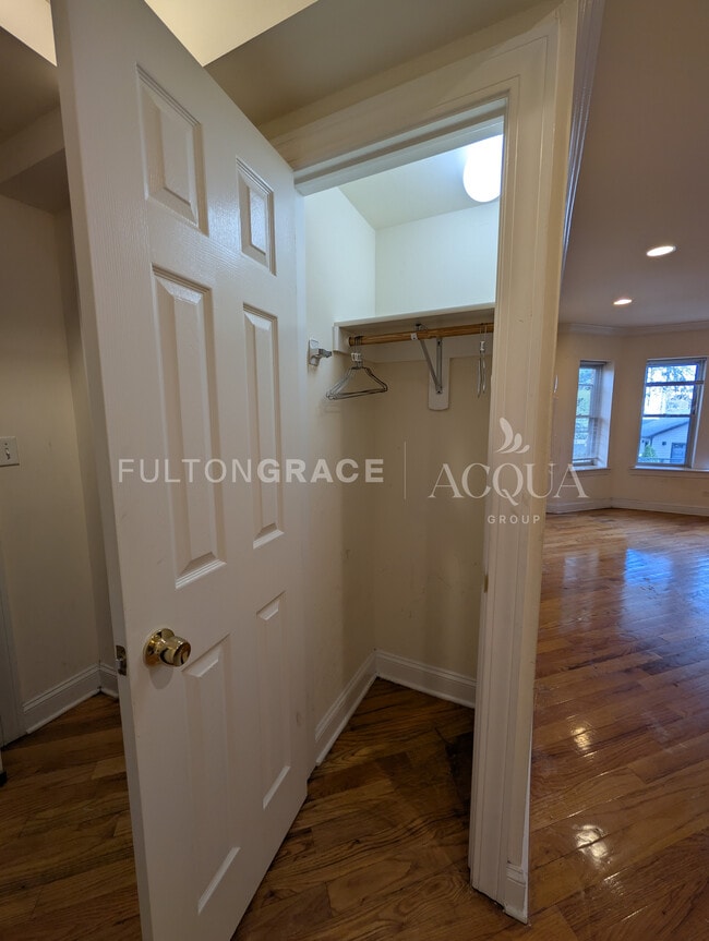 Foto del edificio - 6937 N Oakley Ave