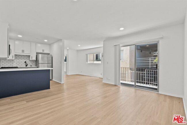 Building Photo - 15286 Sutton St