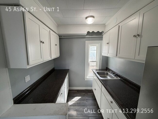 Building Photo - 45 Aspen St