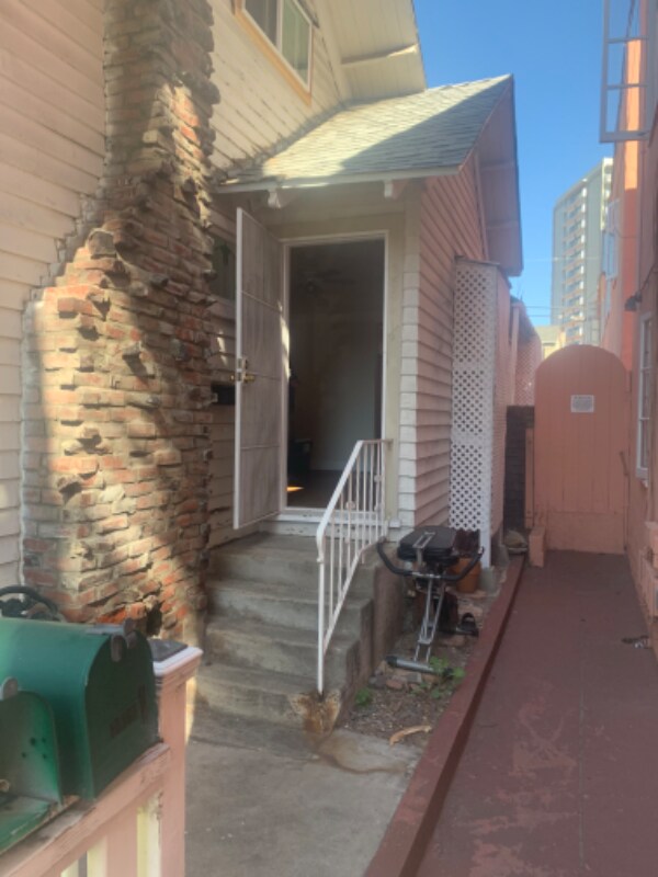 Foto del edificio - 3979 Centre St