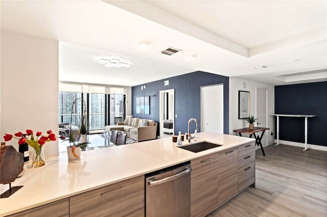 Foto del edificio - 121 NE 34th St