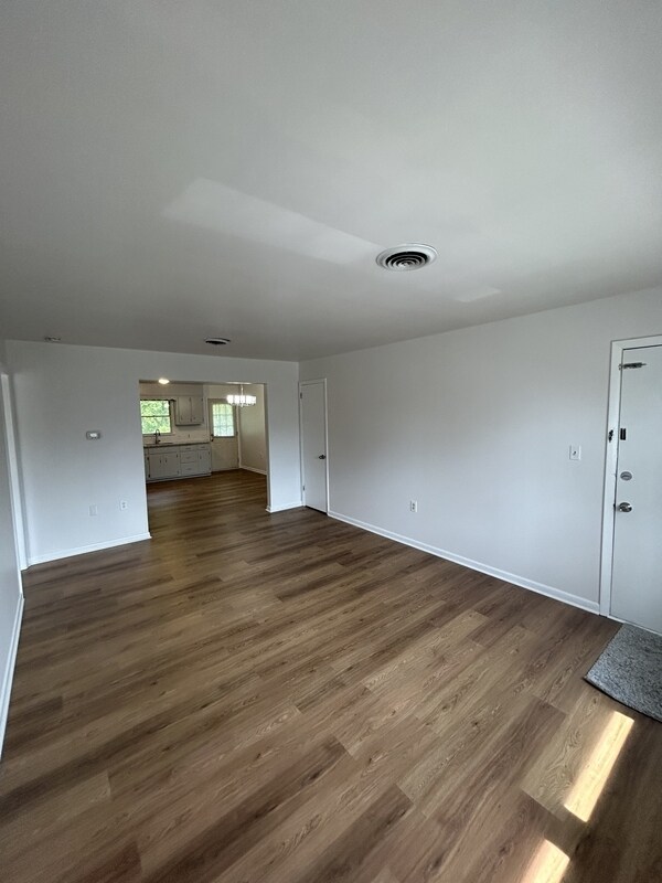 Foto del edificio - 302 Hillside Dr