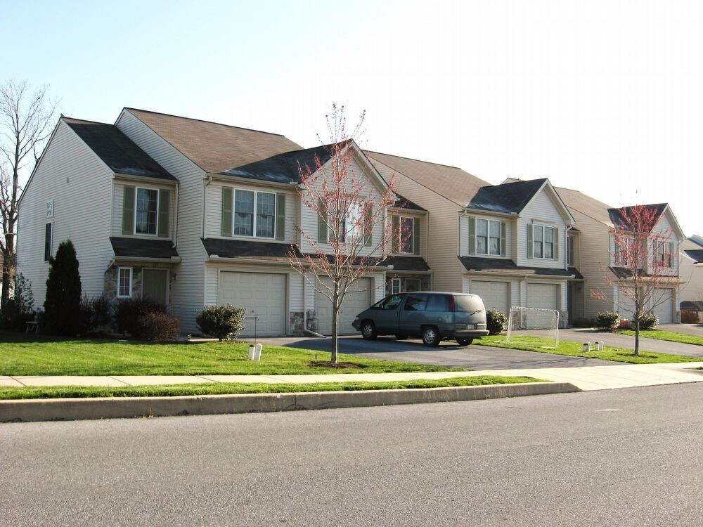 105 Pepperton Ct, Lititz, PA 17543 Townhome Rentals in Lititz PA