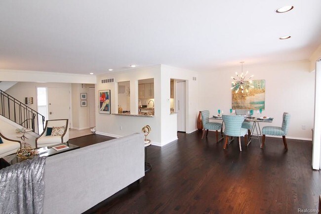 Foto del edificio - 984 Stratford Ln E