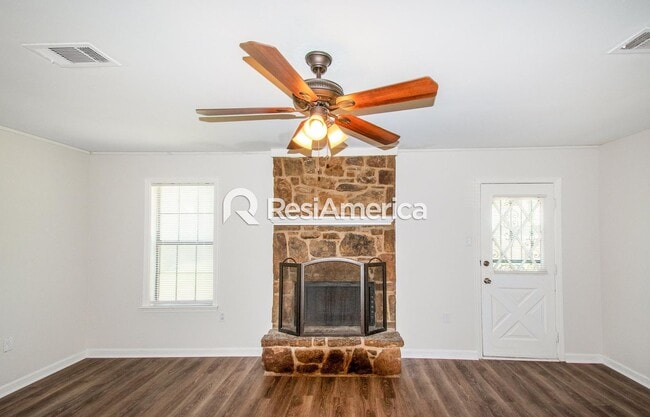 Building Photo - Newly Renovated 3BR/2B home in Millington