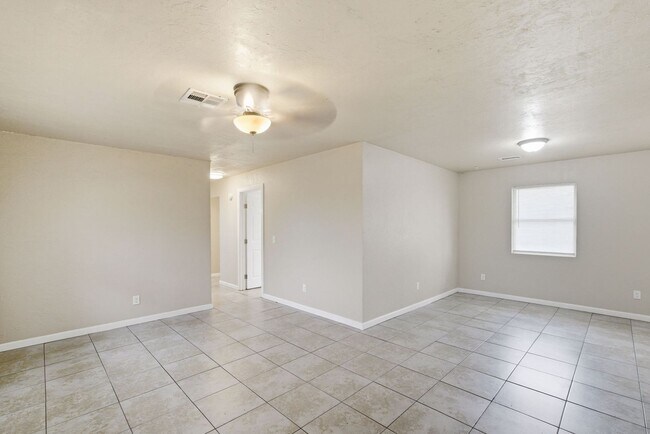 Foto del edificio - 3 bed, 2 bath home in Bethany, OK