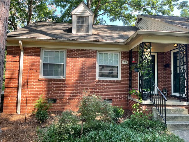 Foto del edificio - Adorable 2 Bedroom Condo In Whilden Place