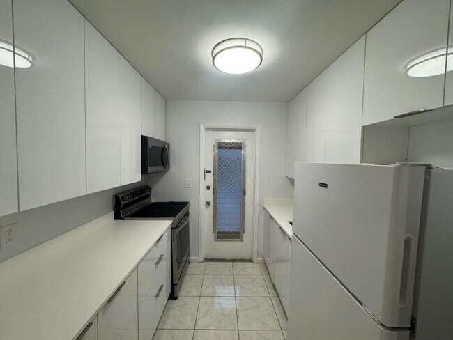 Foto del edificio - 348 S Federal Hwy