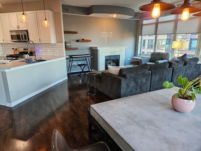 Foto del edificio - 909 W Washington Blvd