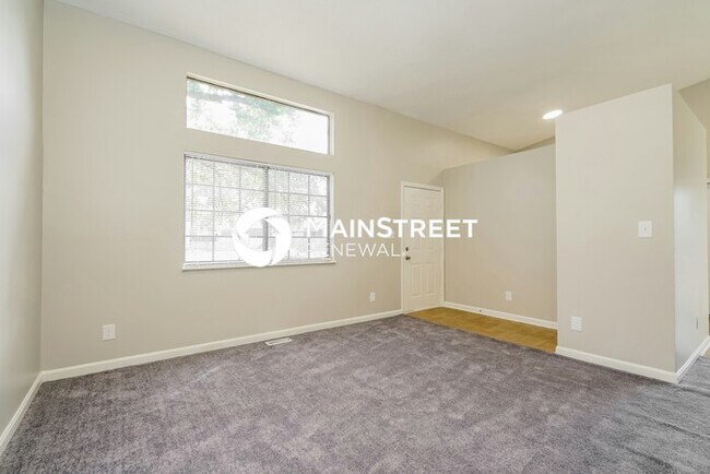 Building Photo - 3 Bedroom Pet-Friendly Home in Indianapolis, IN with Main Street Renewal