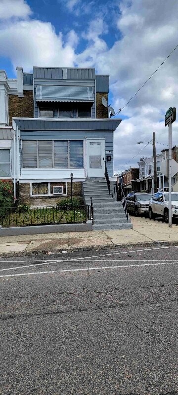 Building Photo - 721 N 49th St