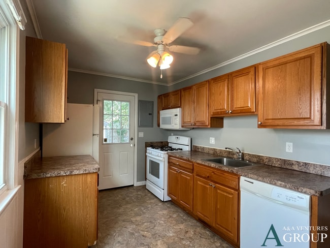 Building Photo - 8085 Stephens
