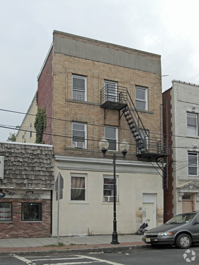 461 State St, Perth Amboy, NJ 08861 Apartments in Perth Amboy, NJ
