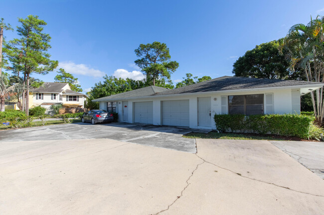 Foto del edificio - 13742 Bottlebrush Ct