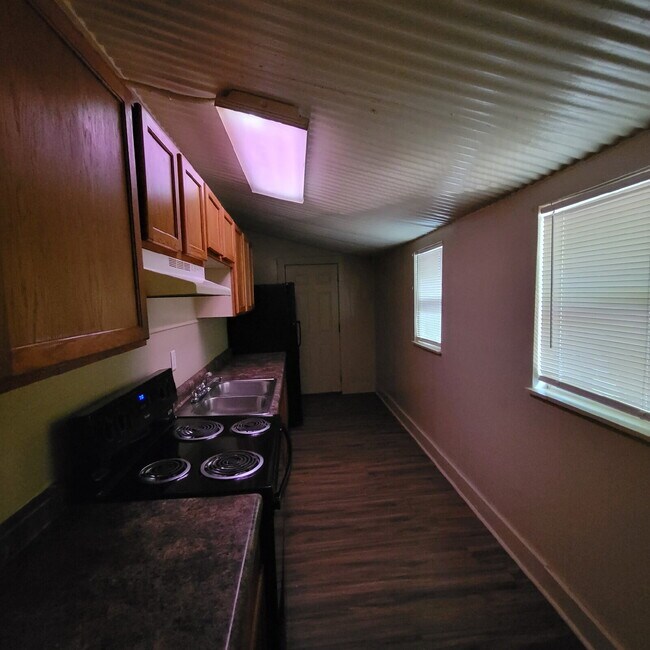 Building Photo - Christian Park 4BR/2BA House w/Garage!