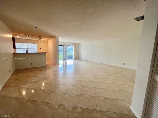 Building Photo - 2 br, 2 bath House - 6050 Verde Trl S # 4030