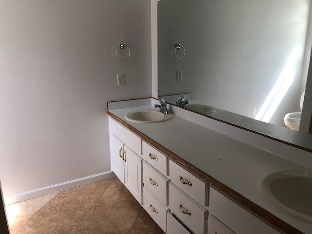 Building Photo - 55 Dove Point