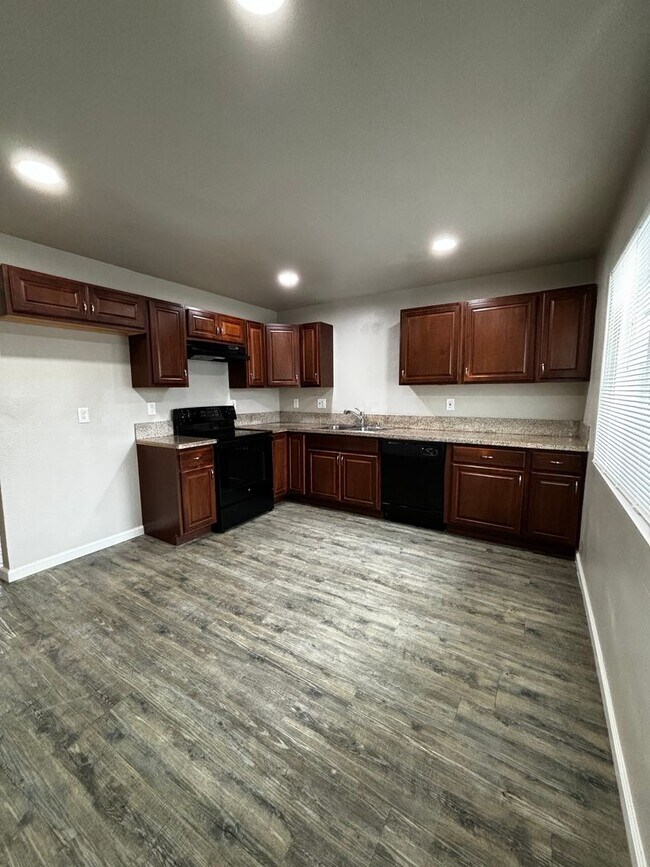 Foto del edificio - Apply today!