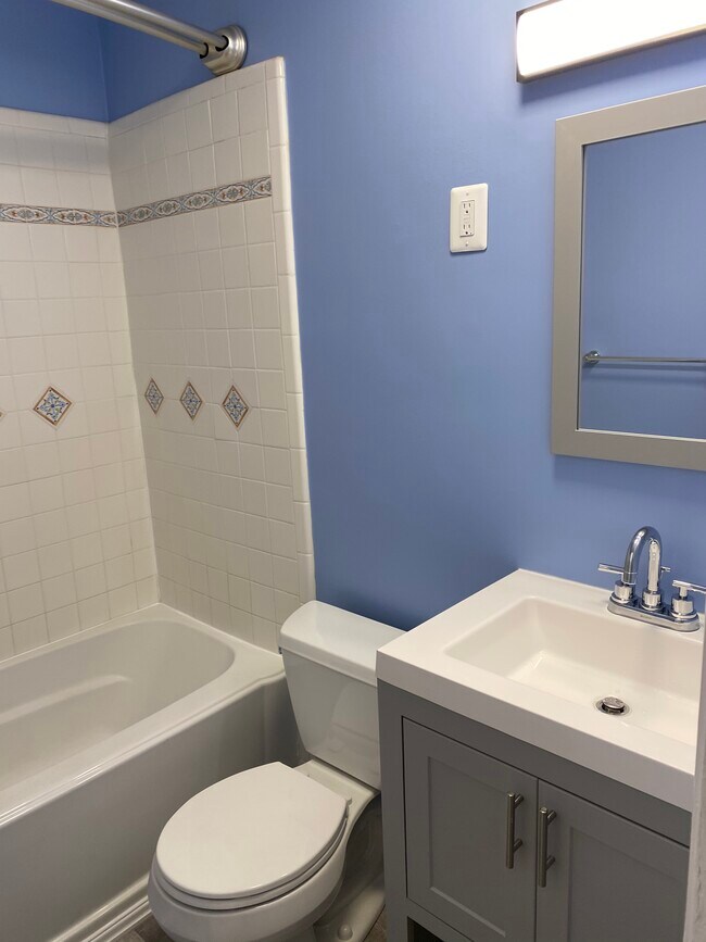 Foto del edificio - 3242 S 28th St