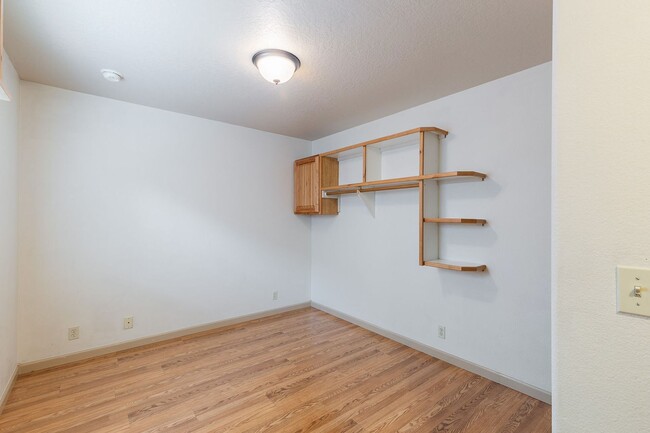 Building Photo - Studio Unit Available in a Meridian Neighb...