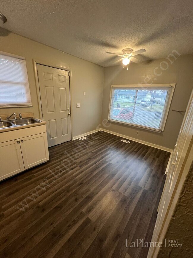 Building Photo - Single-Story 4 Bedroom Home for Rent