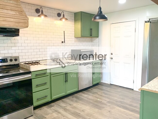 Foto del edificio - 827 Woodmore Ln