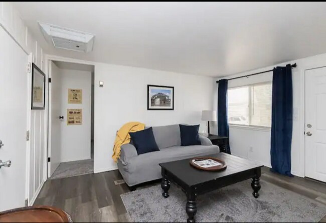 Foto del edificio - 1634 3rd St E