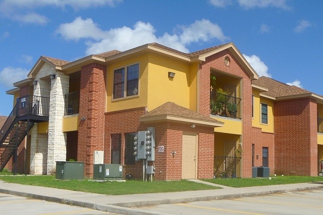 Building Photo - The Red Rose Of Texas Apartments