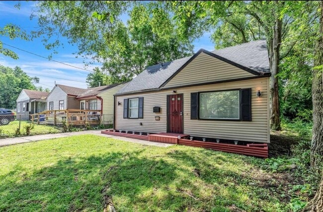 Building Photo - 10012 Elizabeth Ave