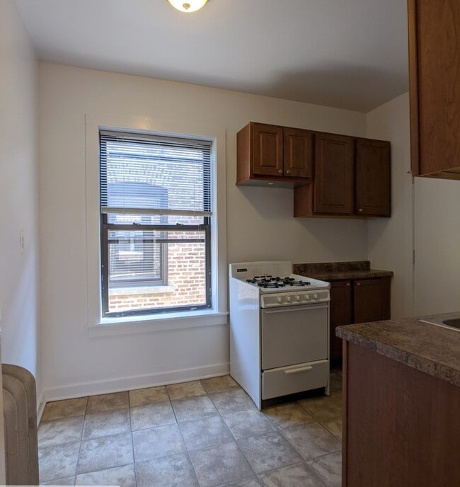 Building Photo - 2649 N Spaulding Ave
