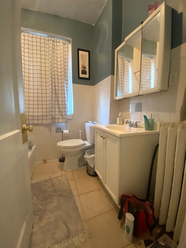 Foto del edificio - 12 Glenville Ave