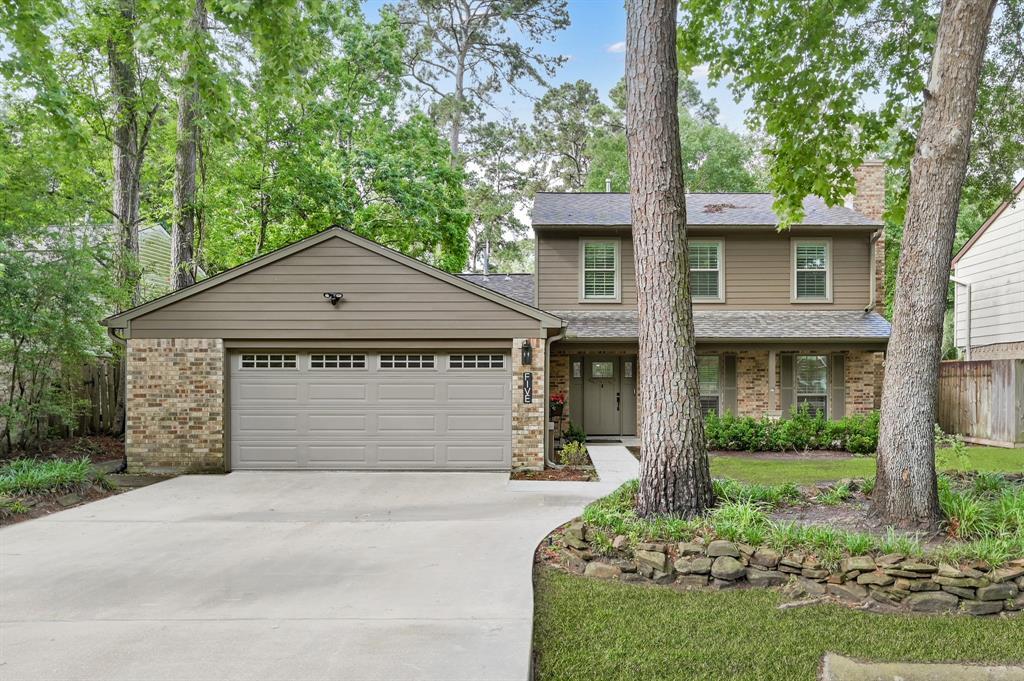 Primary Photo - 5 Hickory Oak Dr