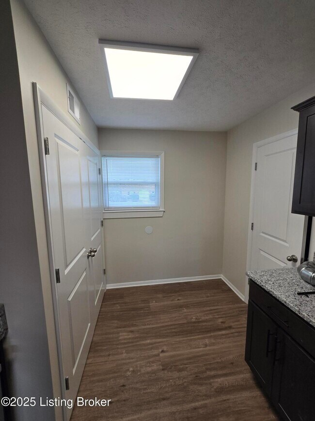 Building Photo - 9124 Kenlock Dr