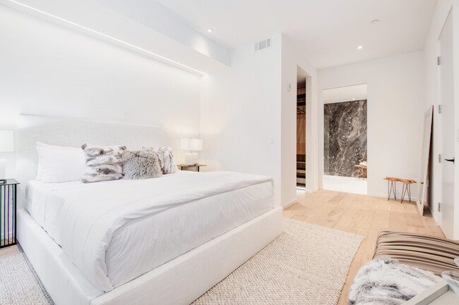 Foto del edificio - 1030 N Kings Rd