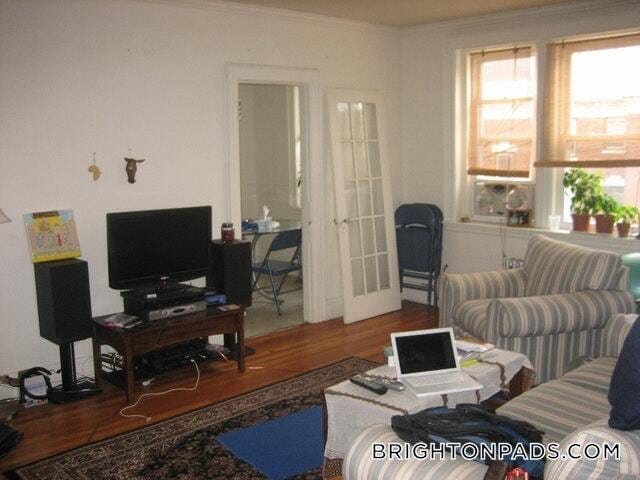 Foto del edificio - 2045 Commonwealth Ave