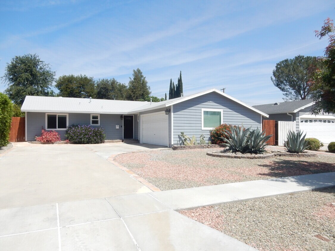 Primary Photo - 23945 Gilmore St