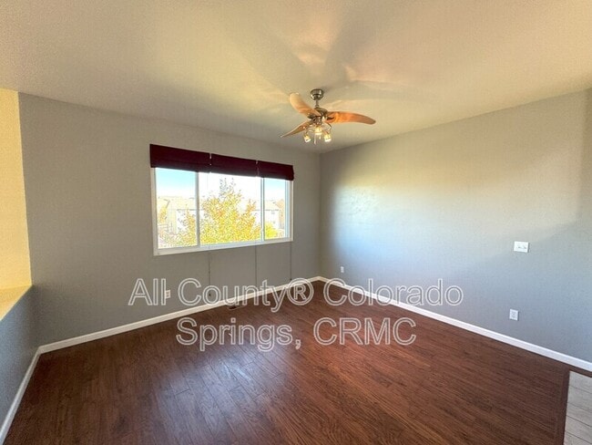 Building Photo - 3749 Range Dr