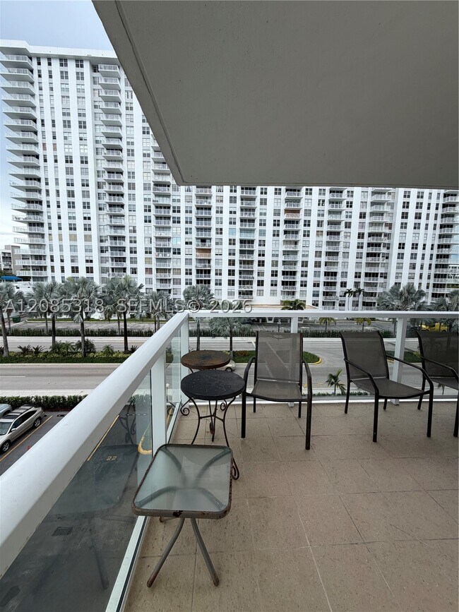 Foto del edificio - 230 174th St