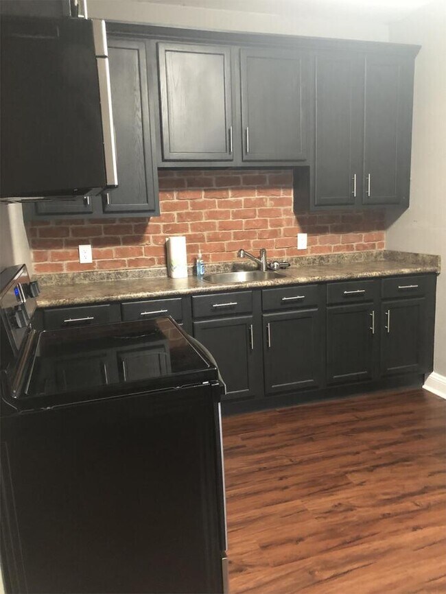 Foto del edificio - 4014 Triana Blvd SW