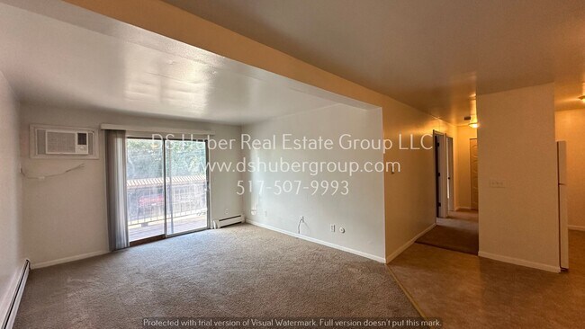 Building Photo - 1016 E. Greenlawn-7