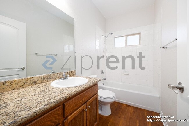 Building Photo - 490 Graves Ave