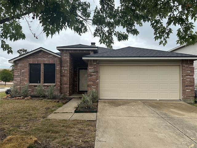 Foto principal - 5508 Comanche Wells Dr