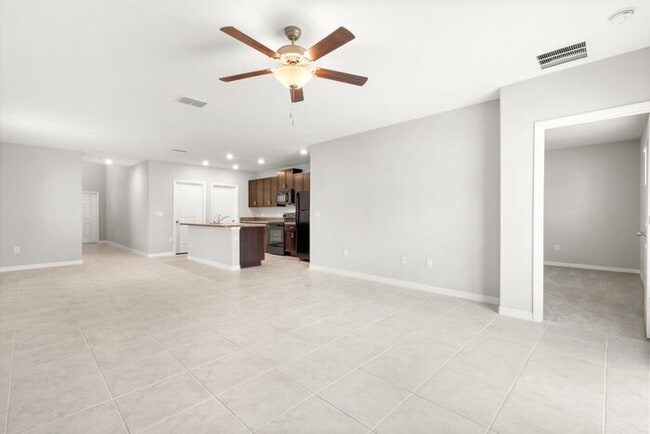 Building Photo - LIKE NEW 5 Bedroom Home for RENT in Touchstone!