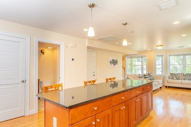 Building Photo - 383 Hyde Park Ave