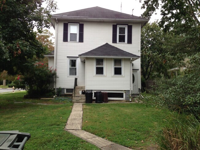 Foto del edificio - 219 E High St