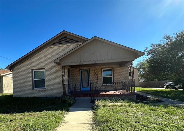 Primary Photo - 305 S Trinity St