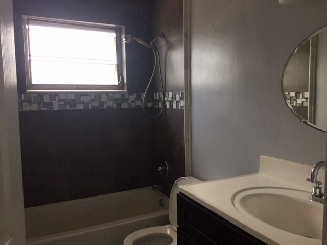 bathroom - 410 SE 4th Ave