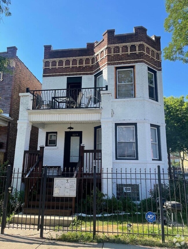 Building Photo - 4259 W Kamerling Ave