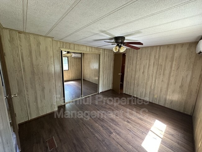 Building Photo - 10251 Shadow Wood Cir